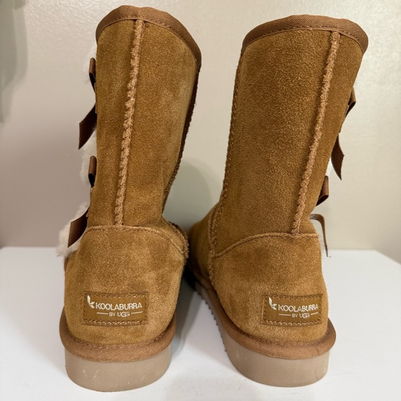 KOOLABURRA by UGG Victoria Short Bow Winter Boots Cognac Suede Fuzzy Women's 8 - Picture 6 of 11